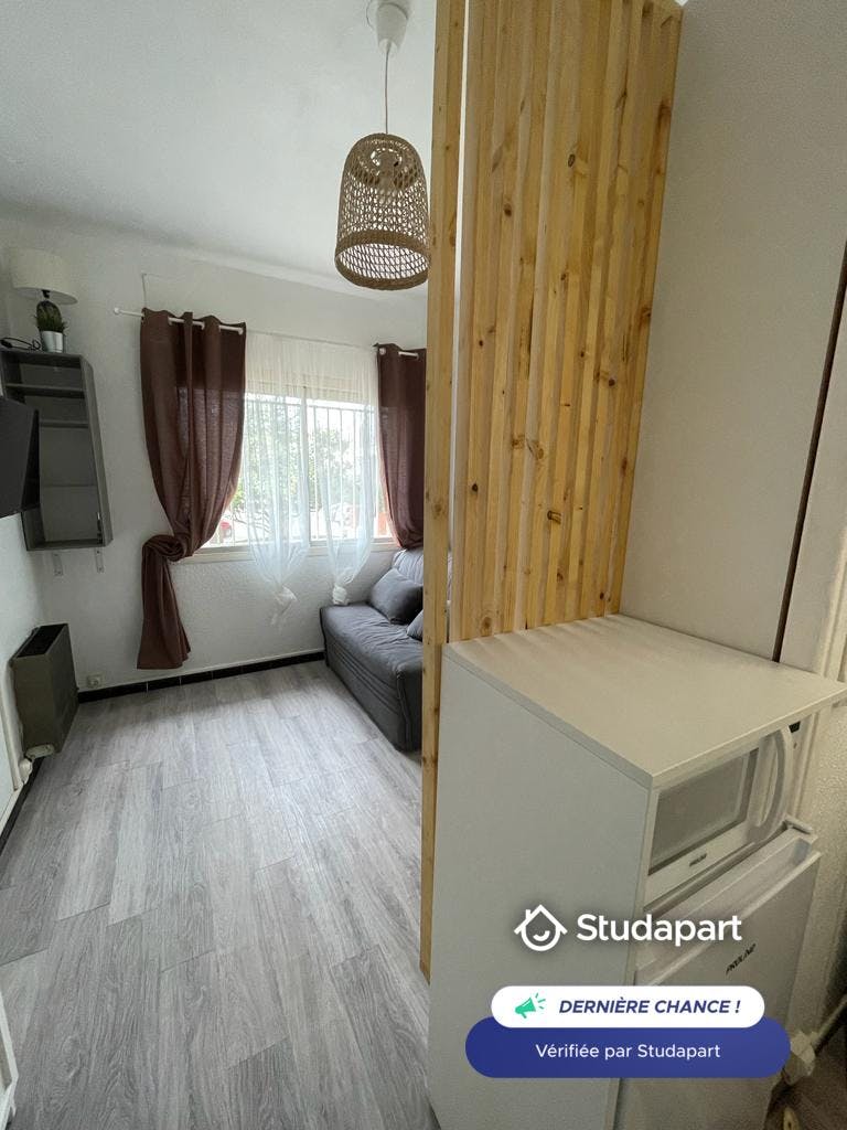 House for rent for €600 per month in Marseille, Avenue Solvert