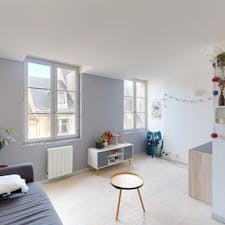 Apartment for rent for €650 per month in Poitiers, Rue du Marché Notre-Dame