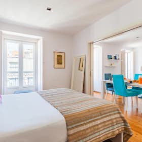 Apartment for rent for €7,380 per month in Lisbon, Rua da Glória