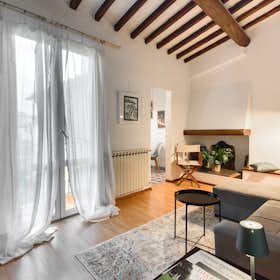 Apartment for rent for €1,700 per month in Florence, Via del Campuccio