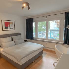 Appartement te huur voor € 3.000 per maand in Frankfurt am Main, Parkstraße