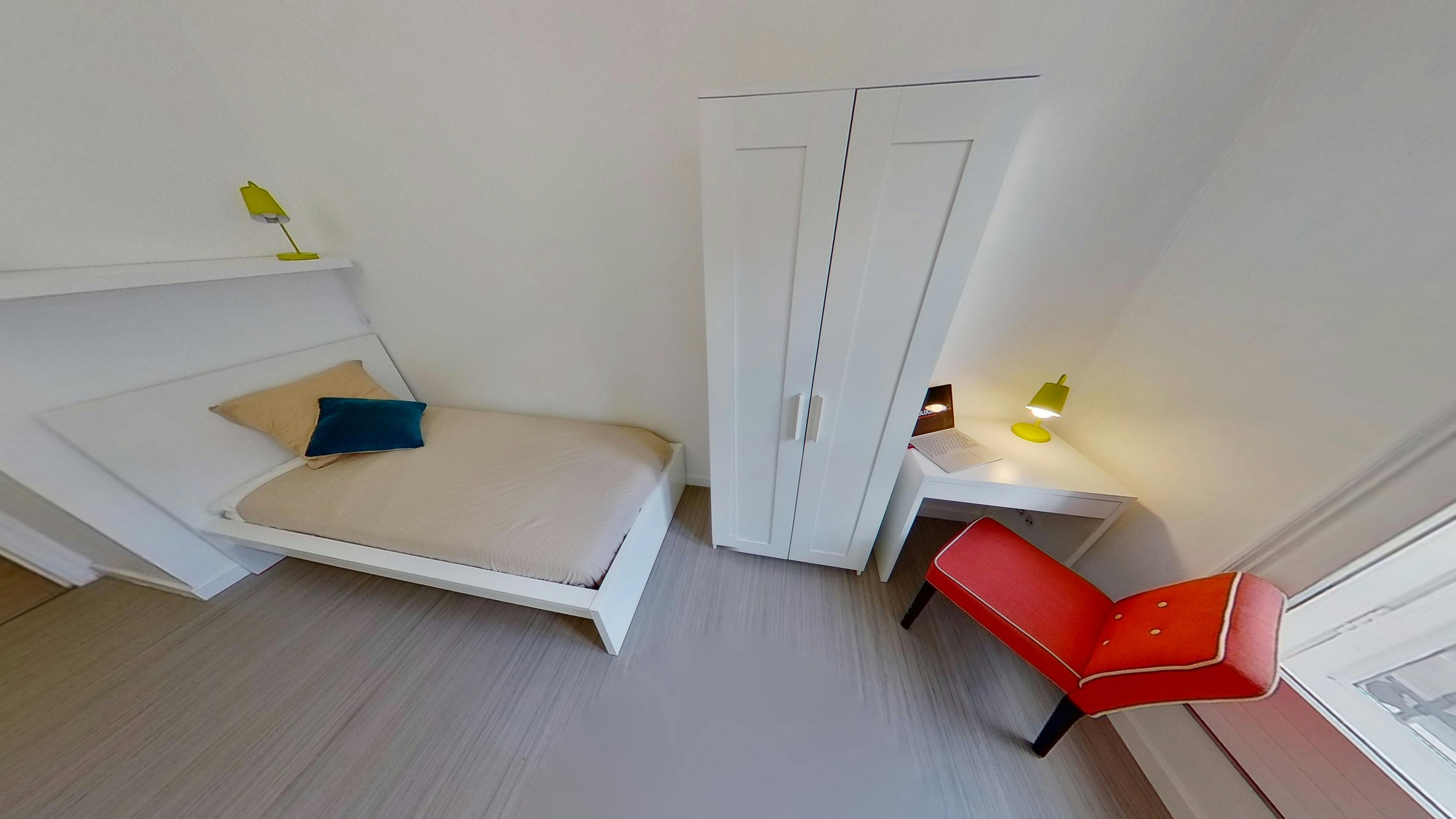 Private room for rent on Rue Saint-Lazare, Paris - Vue 4