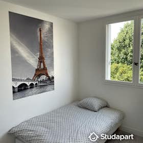 Private room for rent for €571 per month in Villejuif, Allée Rembrandt