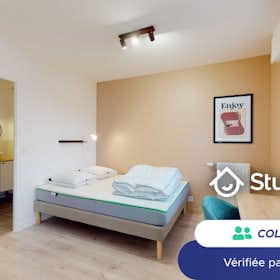Private room for rent for €848 per month in Nanterre, Rue de Metz