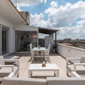 Apartment for rent for €2,900 per month in Rome, Via Torri in Sabina