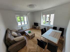 Apartament de închiriat pentru 700 EUR pe lună în Maribor, Smetanova ulica