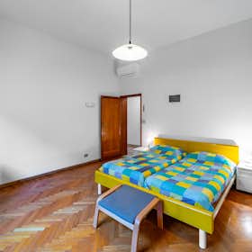 Apartment for rent for €1,450 per month in Bologna, Via dei Mille