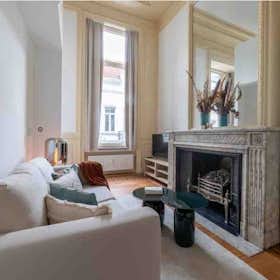 Studio for rent for €1,467 per month in Saint-Gilles, Rue Saint-Bernard