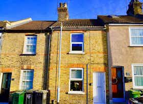 Casa para alugar por £ 4.749 por mês em Greenhithe, Charles Street