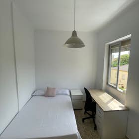 Private room for rent for €440 per month in Málaga, Calle Teniente Díaz Corpas