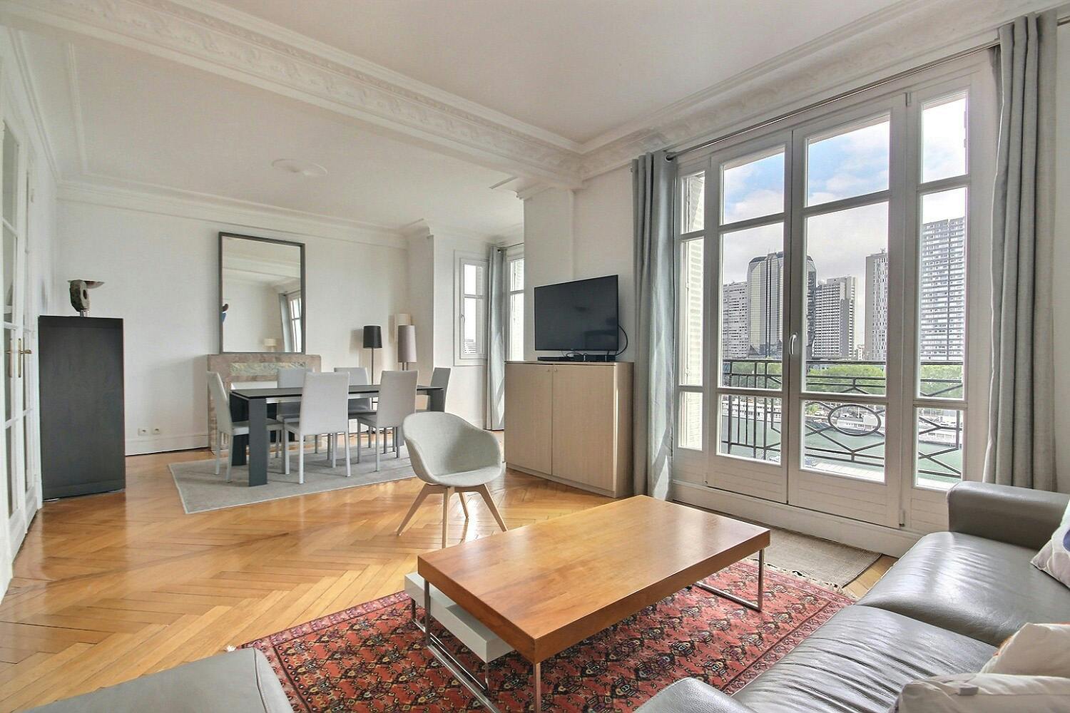 Apartment for rent for €4,240 per month in Paris, Quai Louis Blériot