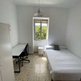 Private room for rent for €450 per month in Málaga, Calle Teniente Díaz Corpas