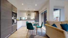 Casa para alugar por £ 4.750 por mês em Swanscombe, Mortimer Square