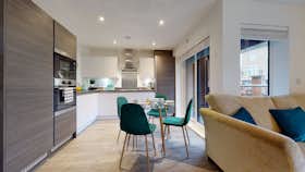 Huis te huur voor £ 4.750 per maand in Swanscombe, Mortimer Square