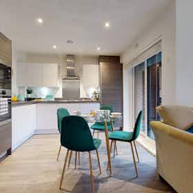 Casa para alugar por £ 4.750 por mês em Swanscombe, Mortimer Square