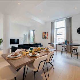 Apartament de închiriat pentru 2.510 EUR pe lună în Forest, Avenue Molière