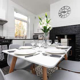 Casa en alquiler por 2327 € al mes en Pontefract, Kirkby Road