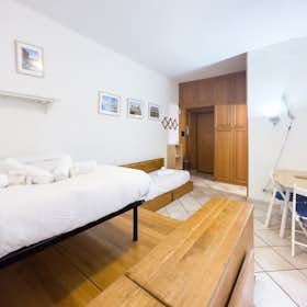 Apartment for rent for €2,500 per month in Rome, Via Modica