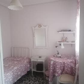 Private room for rent for €280 per month in Murcia, Calle del Pilar