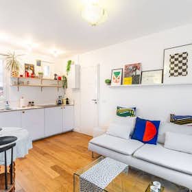 Apartment for rent for €1,613 per month in Paris, Rue des Pyrénées