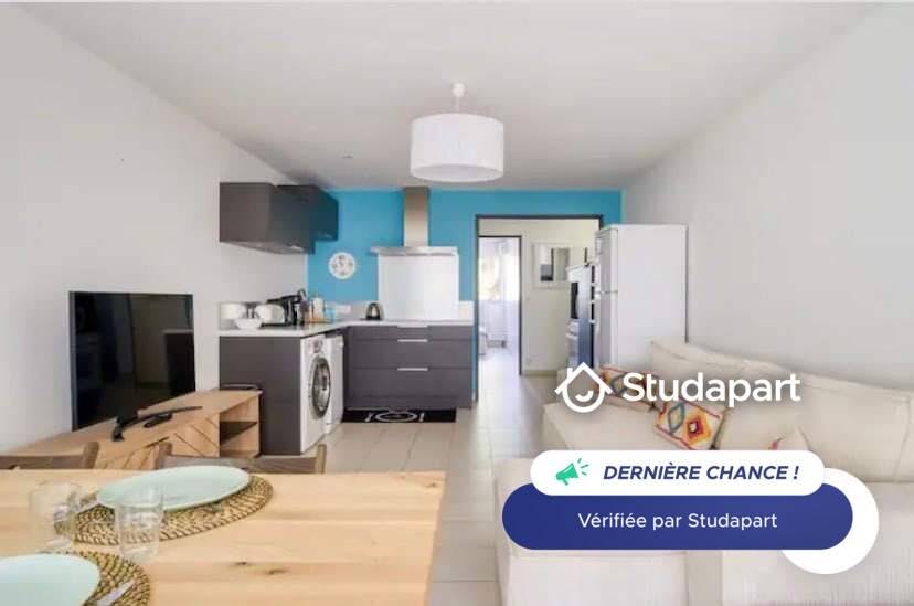 Apartment for rent for €1,290 per month in Antibes, Rue Bricka