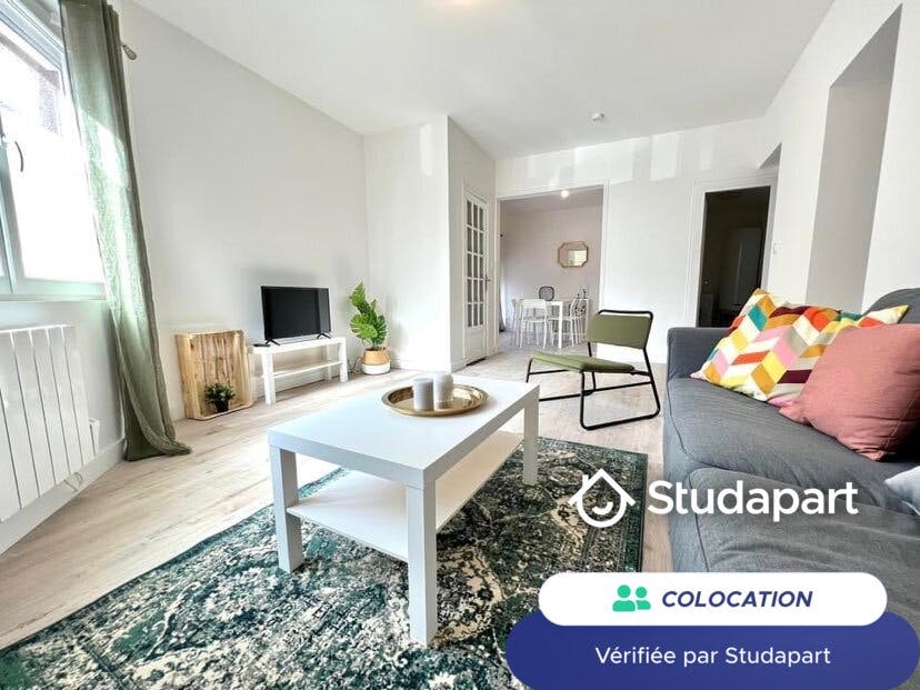 Private room for rent for €440 per month in Roubaix, Rue de Rome