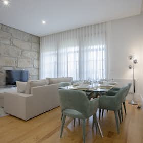 Apartment for rent for €10 per month in Porto, Rua do Almada
