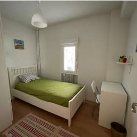 Private room for rent for €800 per month in Madrid, Calle de Abtao