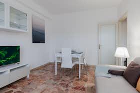 Appartement te huur voor € 1.280 per maand in Pisa, Via degli Ontani