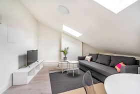 Apartment for rent for €2,080 per month in Antwerpen, Cellebroedersstraat