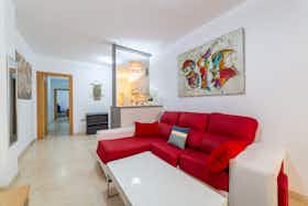 Квартира сдается в аренду за 1 300 € в месяц в Almería, Calle Poeta Durban