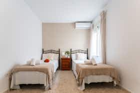 Квартира сдается в аренду за 1 300 € в месяц в Torremolinos, Avenida Isabel Manoja