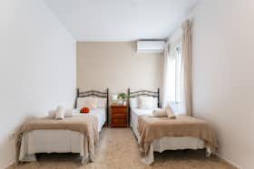 Wohnung zu mieten für 1.300 € pro Monat in Torremolinos, Avenida Isabel Manoja