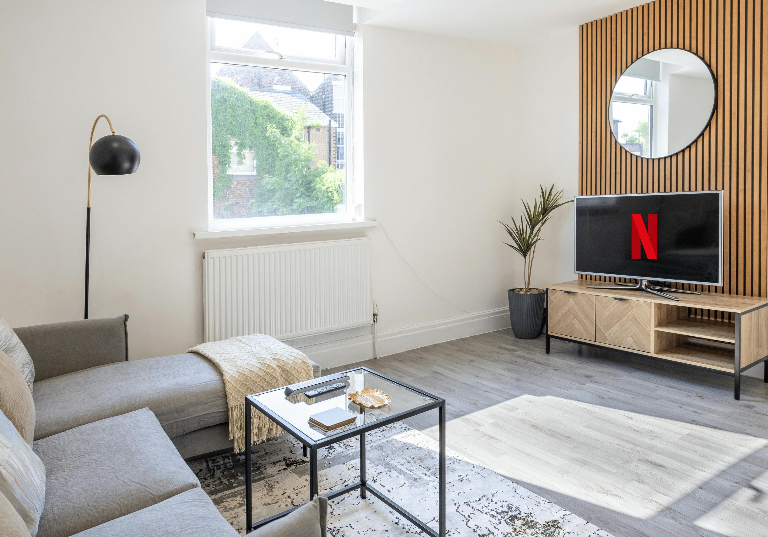 Apartment for rent for £2,550 per month in Preston, Stanley Place