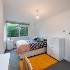 Private room for rent for £1,156 per month in London, Yelverton Road