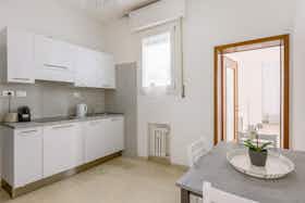 Apartamento para alugar por € 1.800 por mês em Bologna, Via Santo Stefano