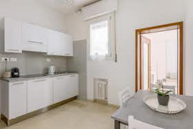 Wohnung zu mieten für 1.800 € pro Monat in Bologna, Via Santo Stefano