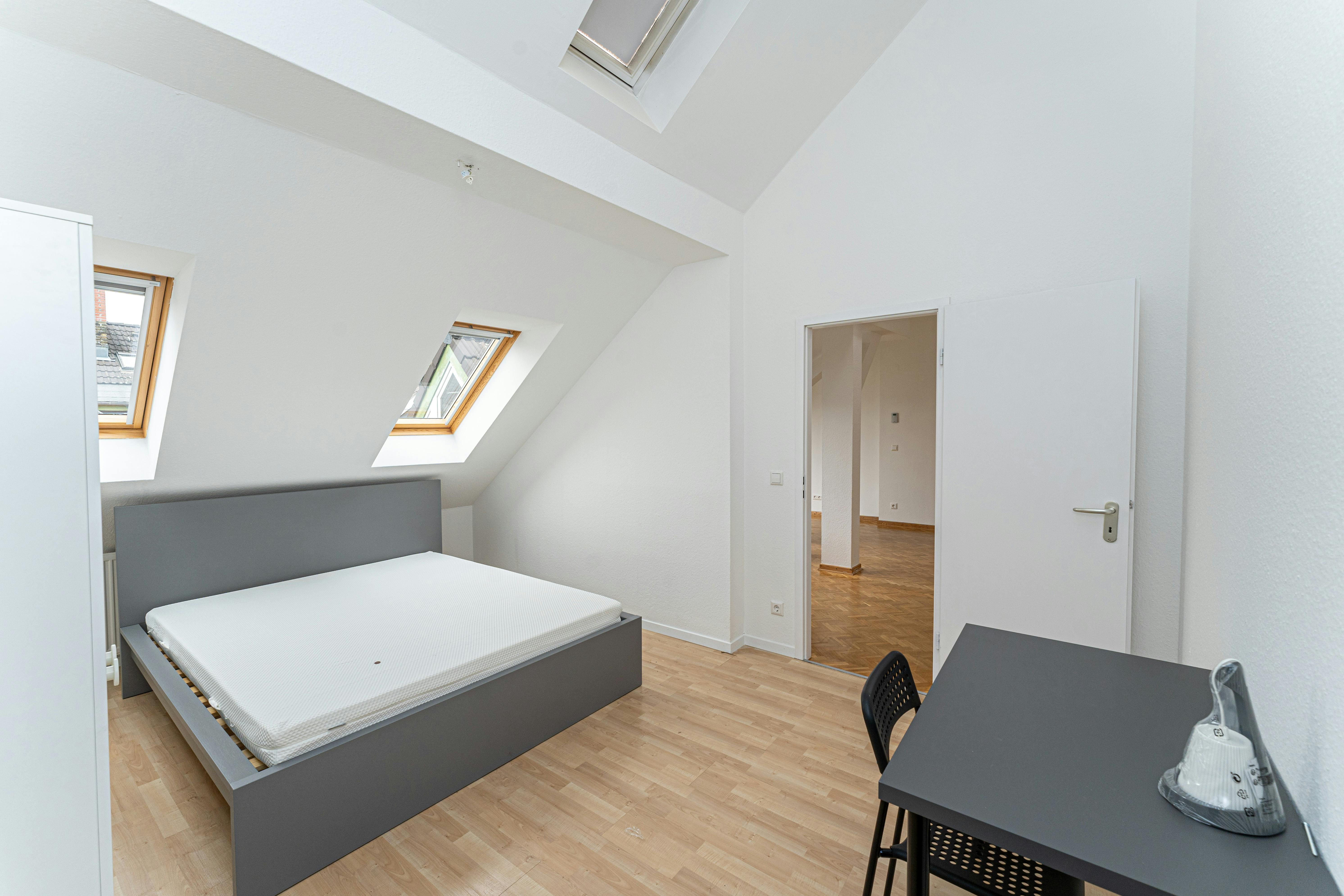 Apartment for rent for €1,400 per month in Berlin, Mittenwalder Straße
