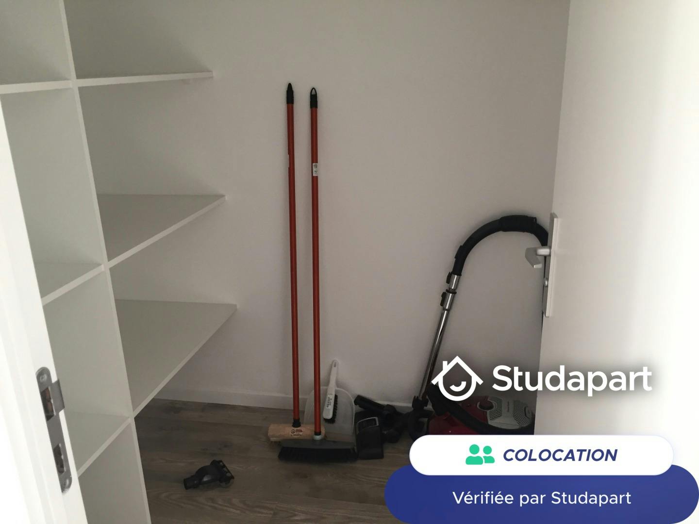 Private room for rent on Rue Philippe Fabia, Lyon - Vue 5