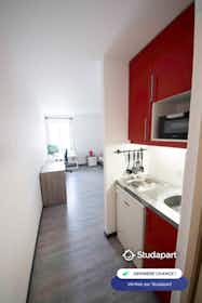 Mieszkanie do wynajęcia za 440 € miesięcznie w mieście Mulhouse, Avenue du Président Kennedy