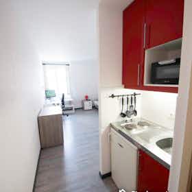 Appartement te huur voor € 440 per maand in Mulhouse, Avenue du Président Kennedy
