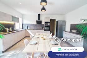 Отдельная комната сдается в аренду за 450 € в месяц в Bourg-lès-Valence, Avenue Marc Urtin