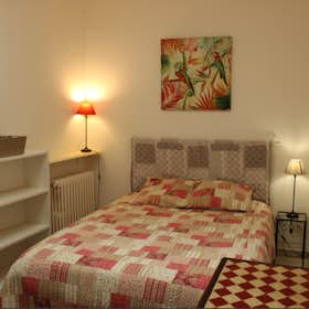 Apartment for rent for €1,612 per month in Bordeaux, Impasse Bouscatier