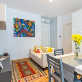 Apartment for rent for €1,600 per month in Turin, Via Canale Molassi