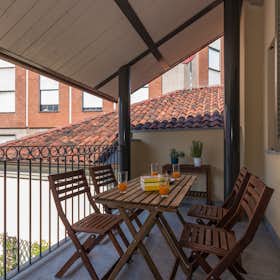 Apartment for rent for €1,650 per month in Turin, Via Canale Molassi