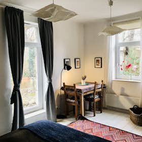 Studio for rent for €600 per month in Budapest, Hegyalja út