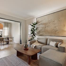 Apartment for rent for €4,256 per month in Barcelona, Carrer de Villarroel
