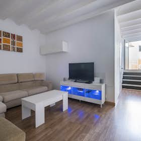 Apartment for rent for €2,190 per month in Barcelona, Carrer de l'Hospital