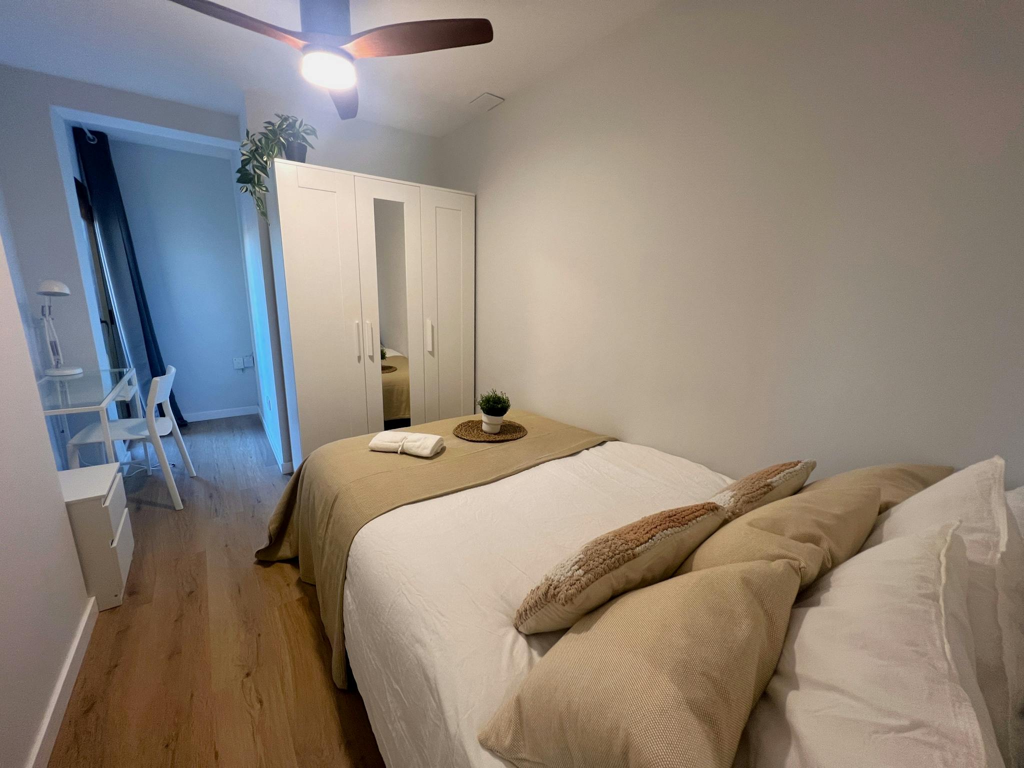 Carrer del Bisbe Jaime Pérez, Valencia preview