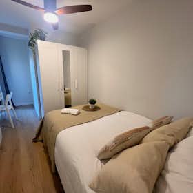 Private room for rent for €385 per month in Valencia, Carrer del Bisbe Jaime Pérez